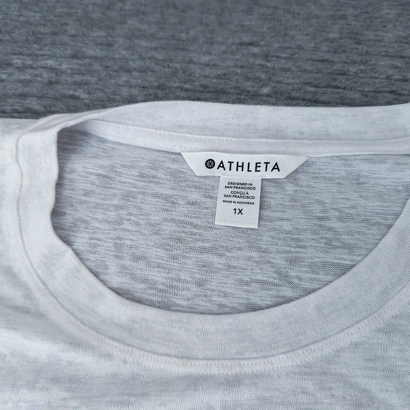 *NEVER WORN!* Athleta Featherlight Tank Top - Picture 2 of 2